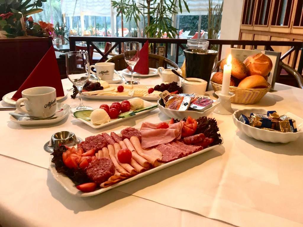 Hotel Seegarten Gmbh Barmstedt Dış mekan fotoğraf